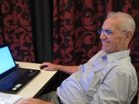 39 Teun (89) en de PC zijn onafscheidelijk.